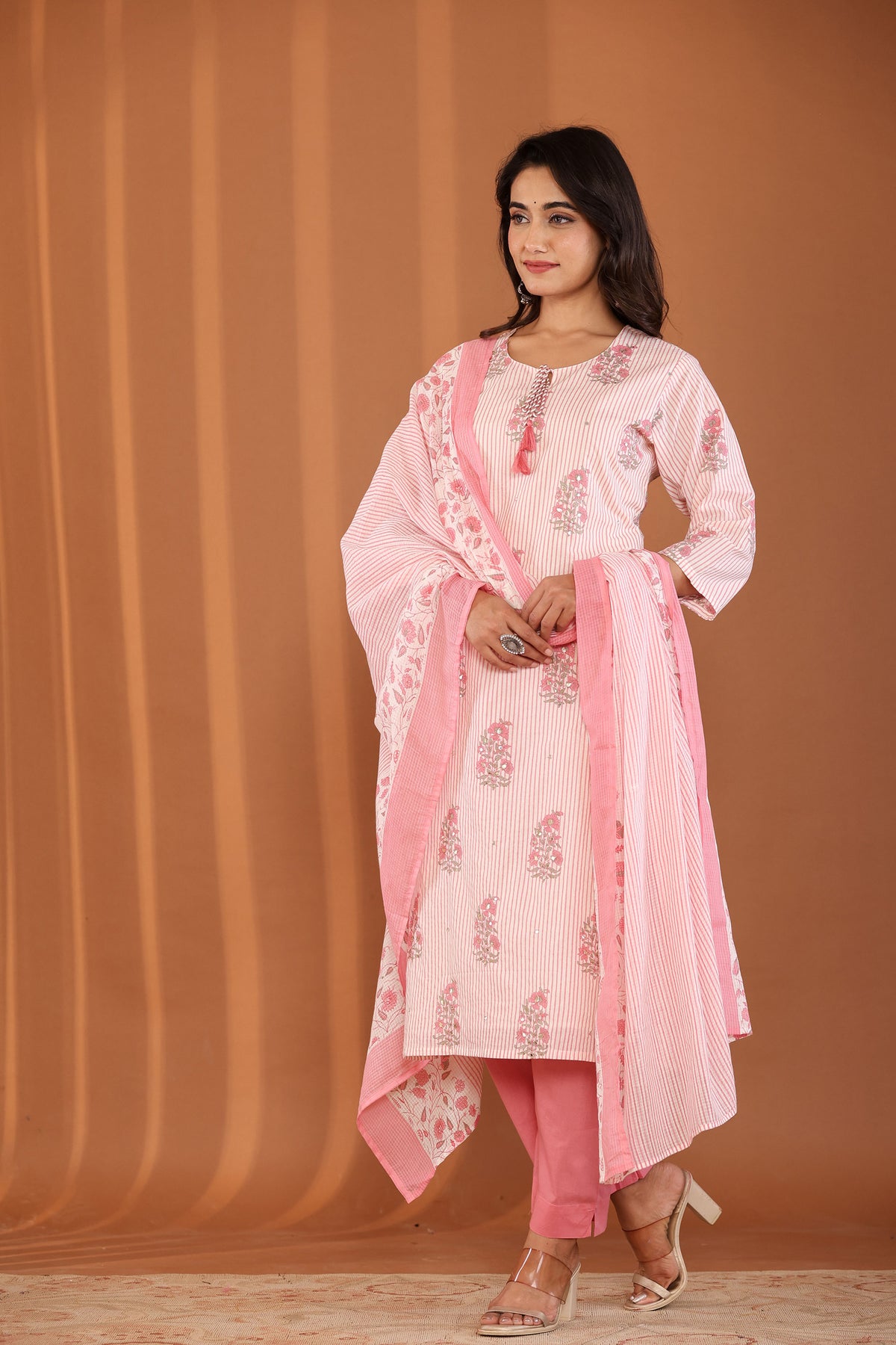 kurti set for women printed in baby pink